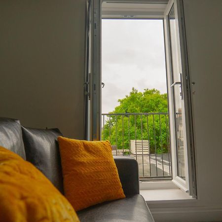 Modern Apartments Near Cardiff City Centre מראה חיצוני תמונה
