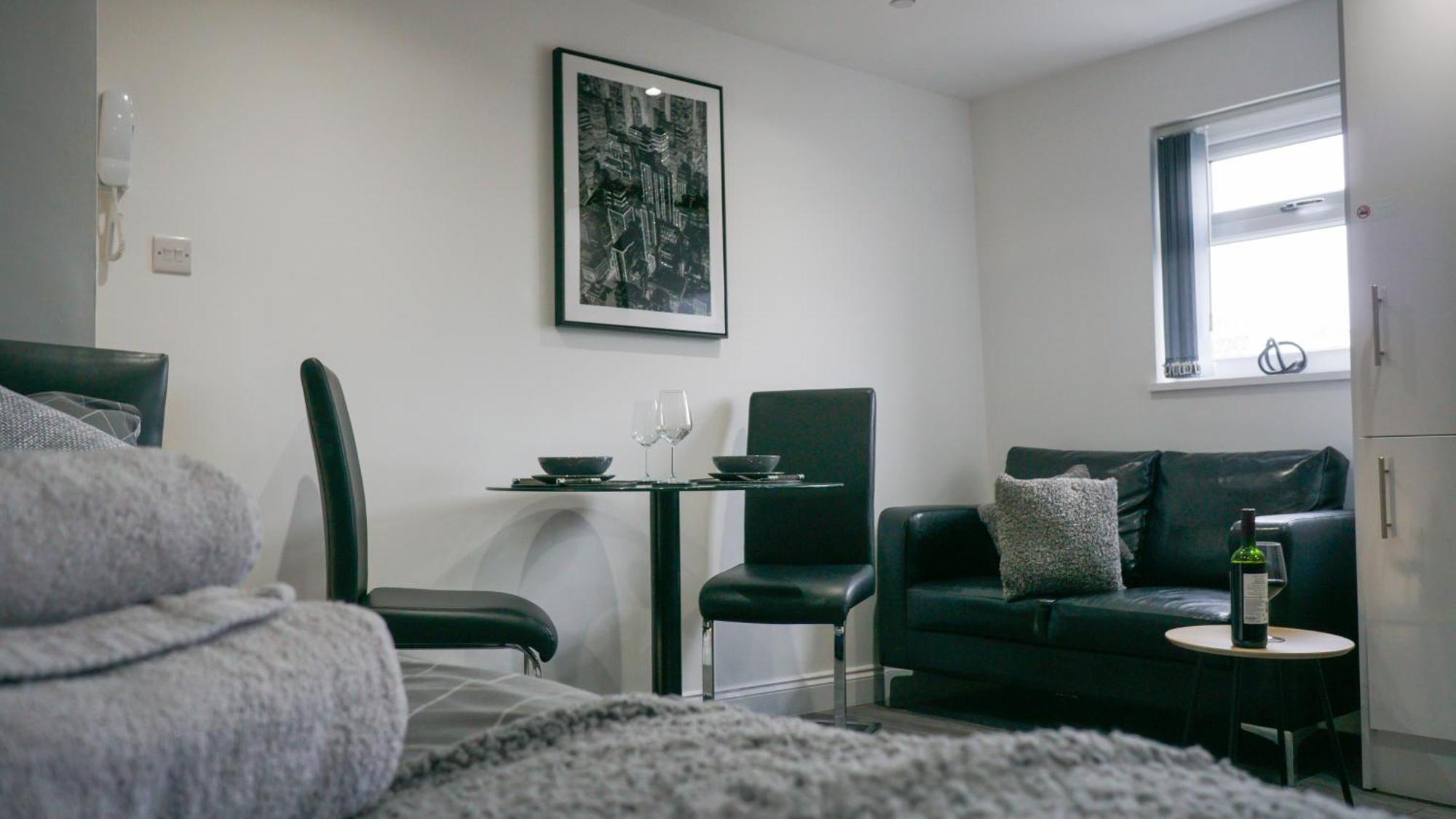 Modern Apartments Near Cardiff City Centre מראה חיצוני תמונה