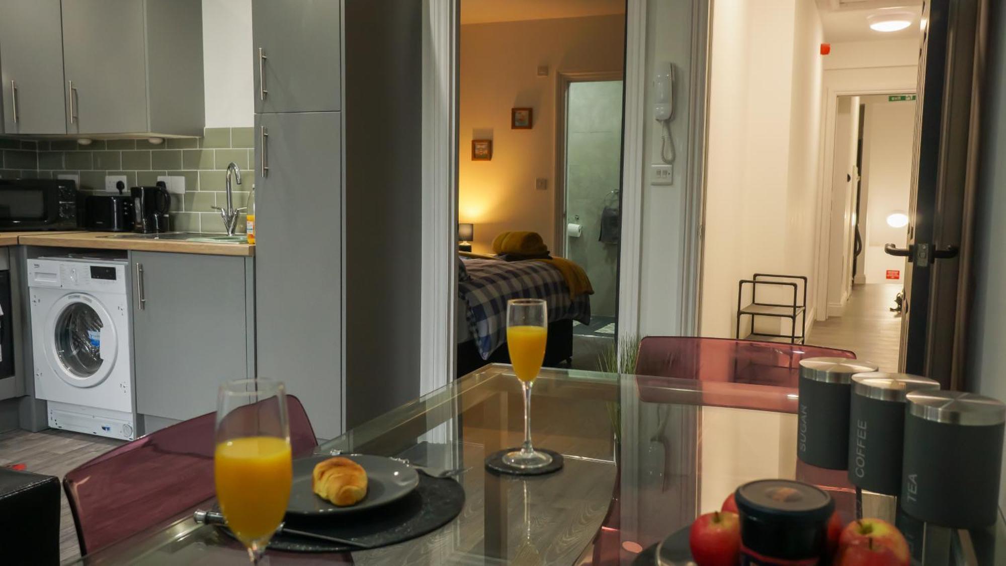 Modern Apartments Near Cardiff City Centre מראה חיצוני תמונה