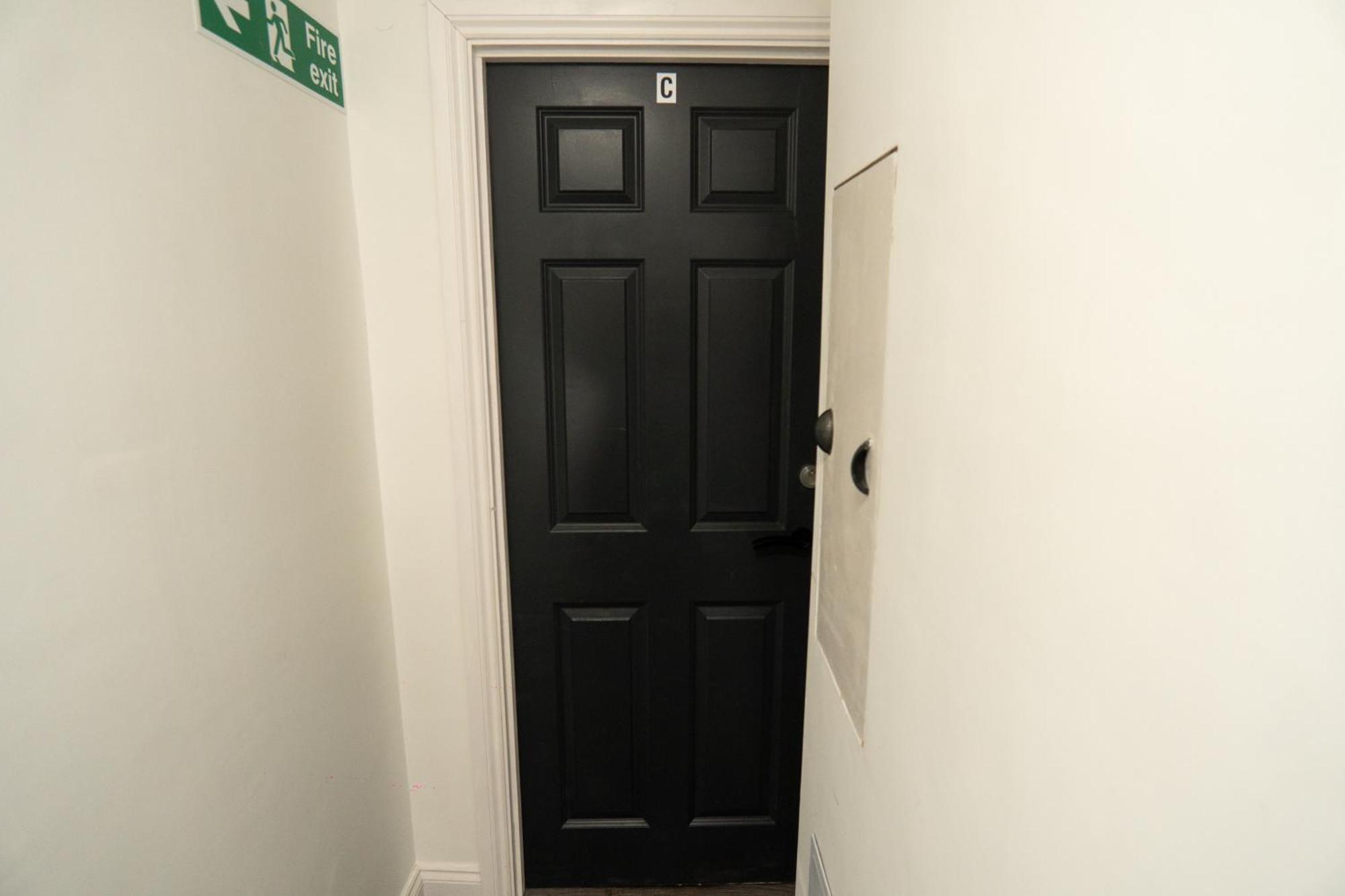 Modern Apartments Near Cardiff City Centre מראה חיצוני תמונה