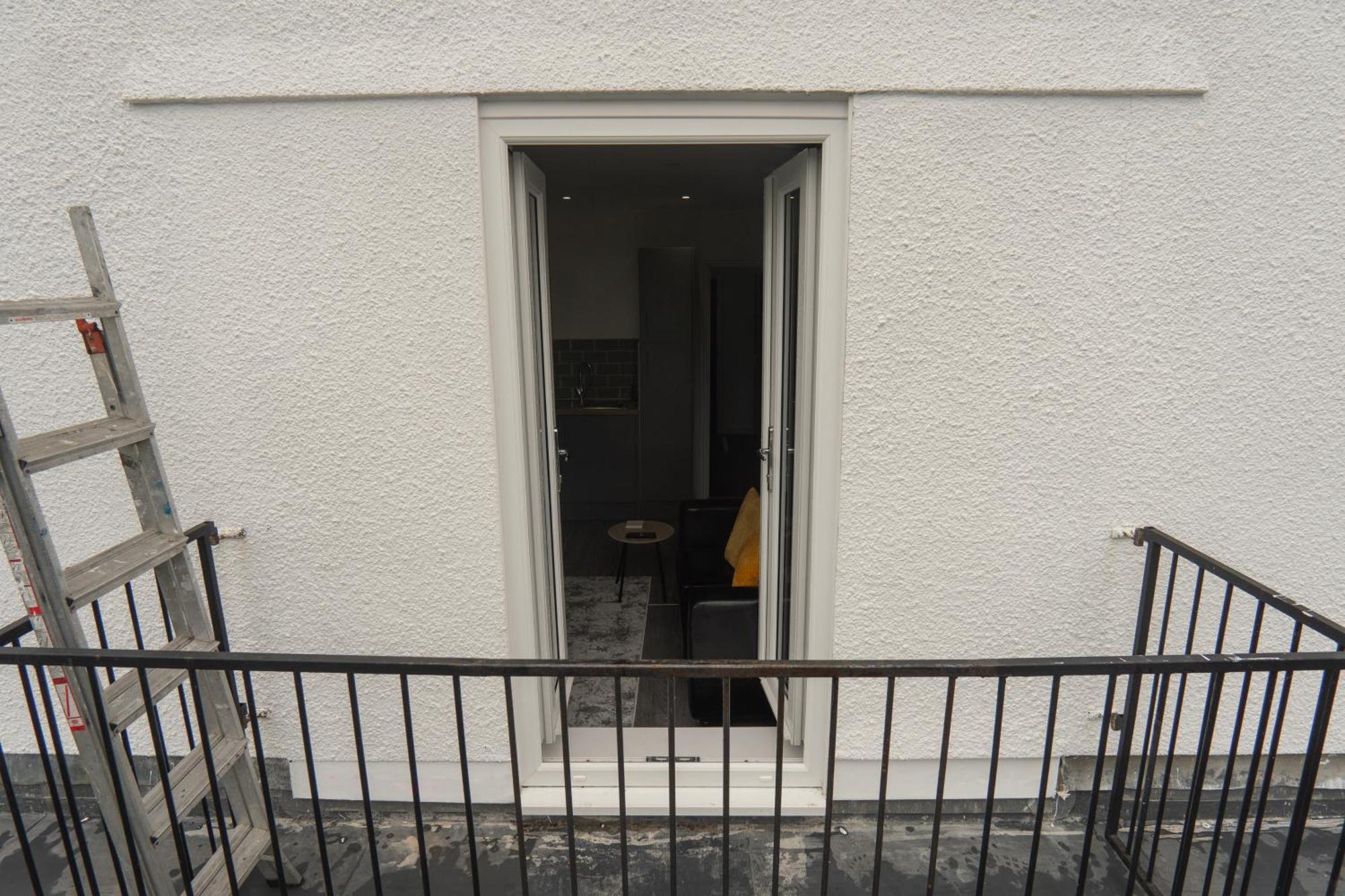 Modern Apartments Near Cardiff City Centre מראה חיצוני תמונה